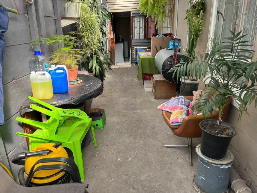 1 Bedroom Property for Sale in Valhalla Park Western Cape